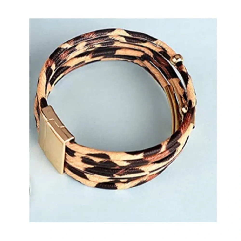 LEOPARD 🐆 RATTAN - Picture 2 of 9